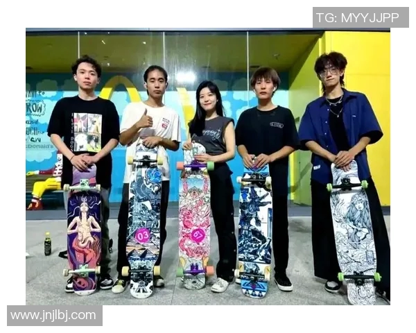 成都滑板队默契配合探秘：团队精神与技术的完美融合