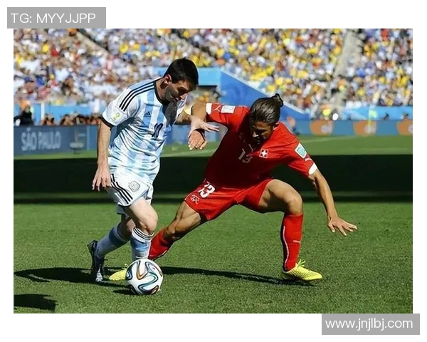 梅西足球技术解析：盘带、视野与决策的完美融合